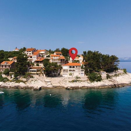 Cozy Apartment In Prigradica With House Sea View Exterior foto