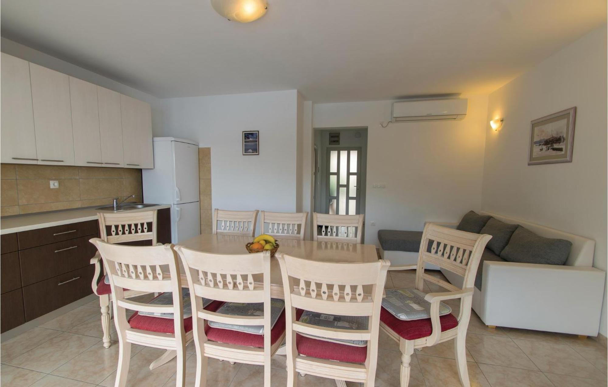 Cozy Apartment In Prigradica With House Sea View Exterior foto