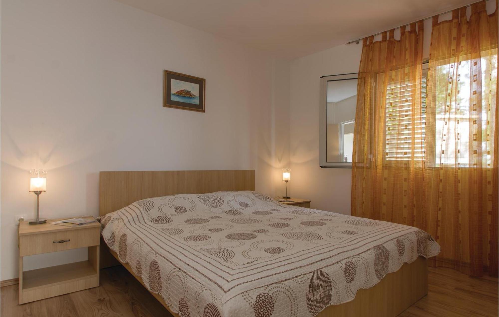 Cozy Apartment In Prigradica With House Sea View Exterior foto